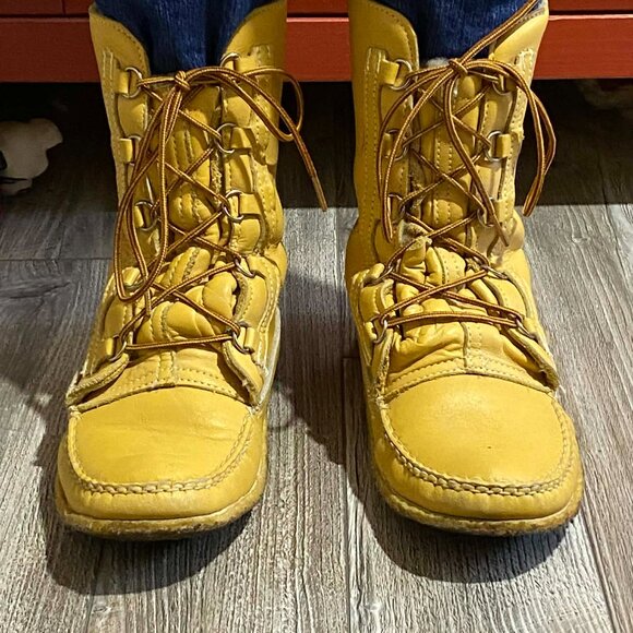Mukluk (Mocassin boots) made in Wendake - Picture 2 of 9